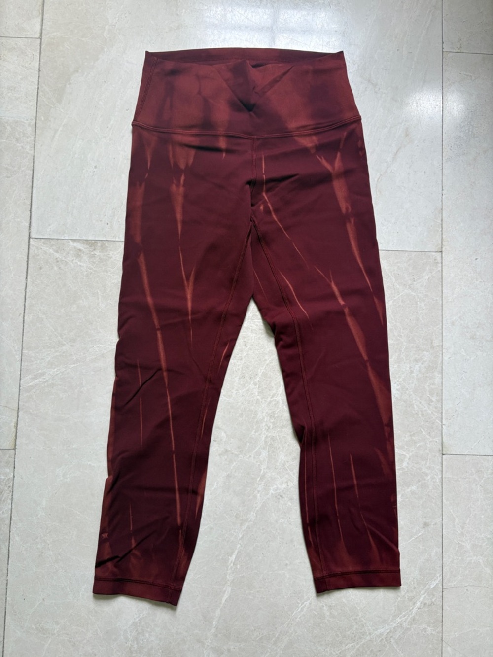Lululemon Wunder Train High-Rise
Crop 23"
